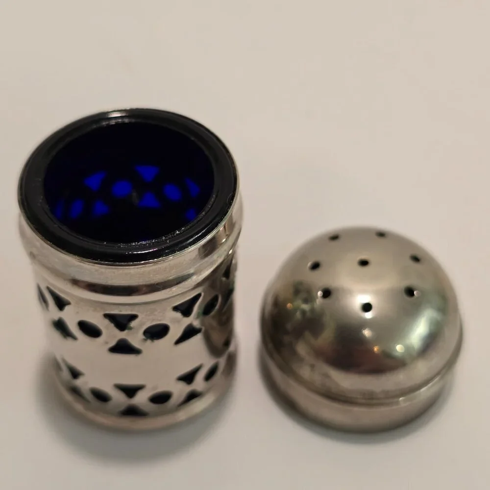 APEX - Vintage EPNS Cobalt Glass Insert Salt Shaker, Single​​ - Picture 5 of 6